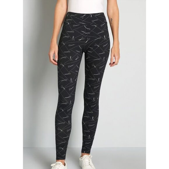 Modcloth Stretching Towards Casual Scissor Print Leggings - Picture 1 of 6